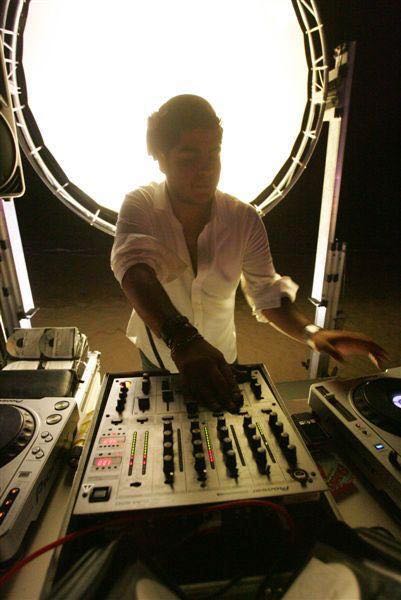 The DJ Moss - Dance on it.mp3
